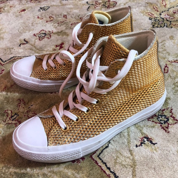 gold chucks